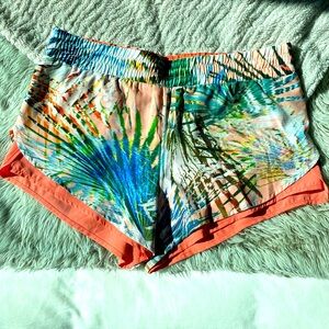 Fabletics Summer Print Short in Apricot